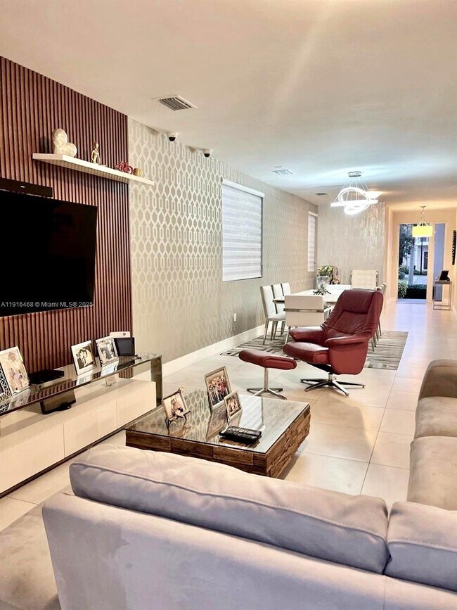 Foto del edificio - 6846 NW 103rd Ave