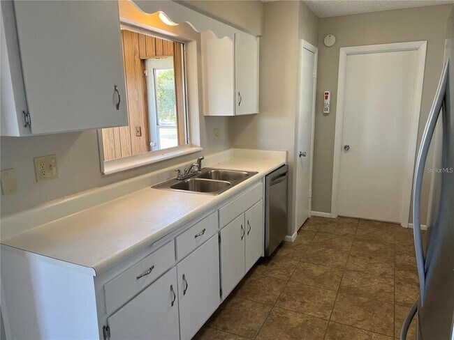 Foto del edificio - 1514 Bunker Hill Dr