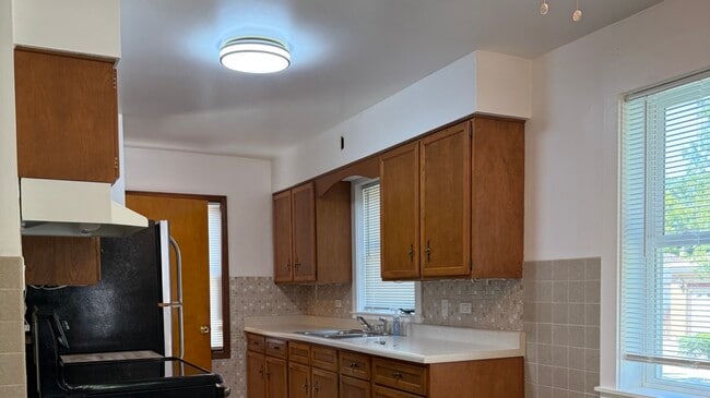 Foto del edificio - 2300 Burr Oak Ave