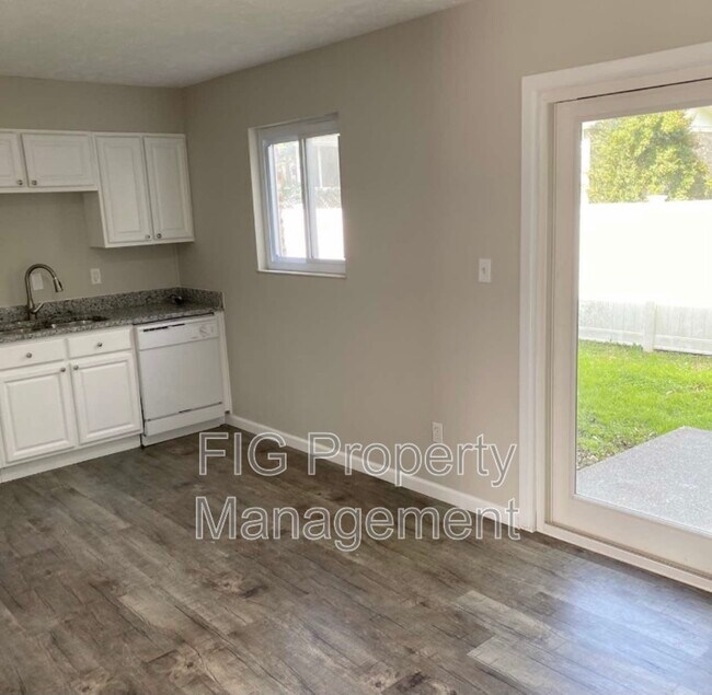 Building Photo - 153 Louella Dr