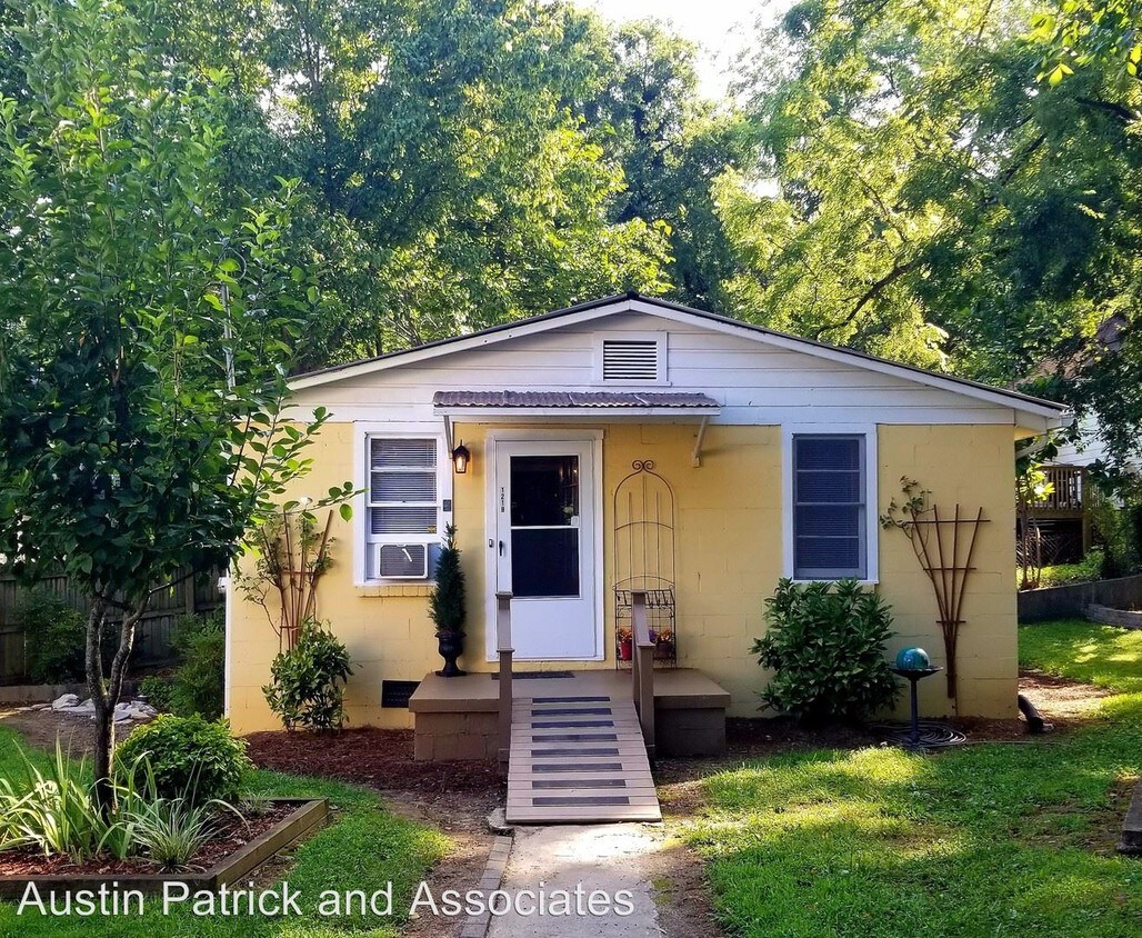 Primary Photo - 2 br, 1 bath House - 121 Coker Street Unit B
