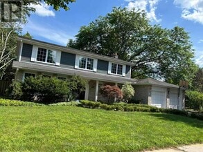 Building Photo - 1464 Oakhill Dr