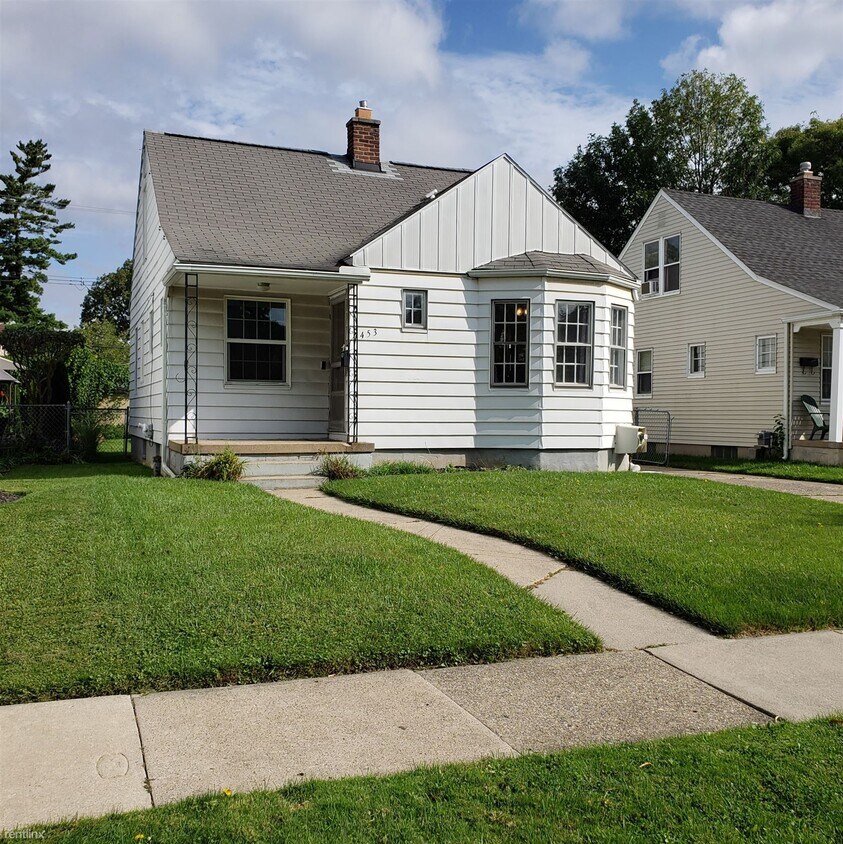 Primary Photo - 3 br, 1 bath House - 453 Channing St