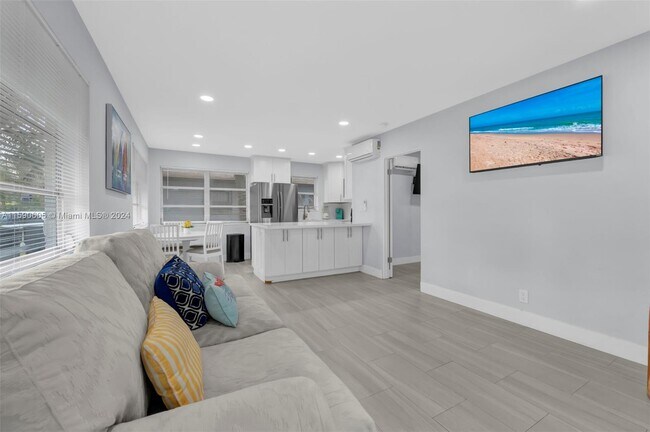 Building Photo - 1716 SW 11th Ct