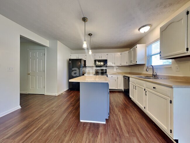 Foto del edificio - 5891 Eagle Creek Ct