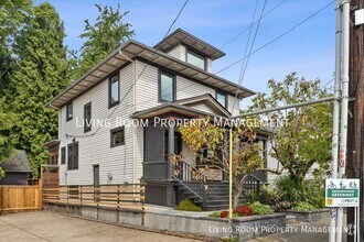 Building Photo - 819 SE 16th Ave