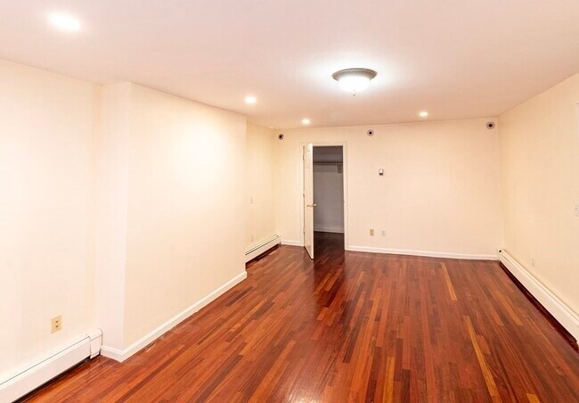 Building Photo - 31 E Concord St
