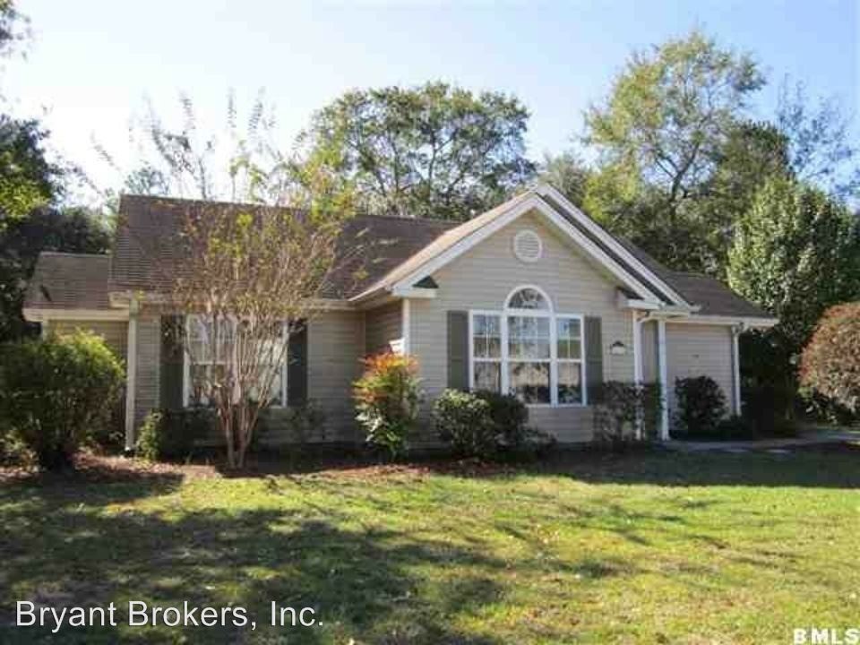 Primary Photo - 10 Grandiflora Ln