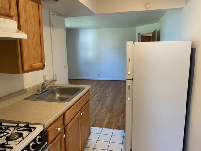 Foto del edificio - Deer Park Flats - Comfortable 1 - Bedroom ...