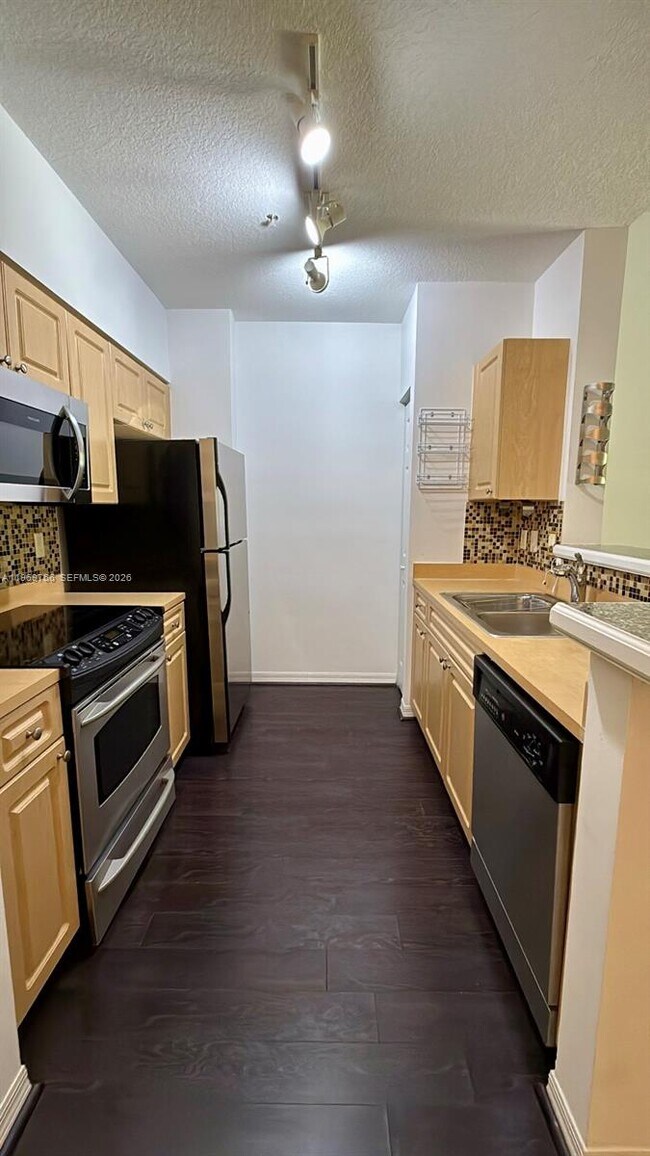 Foto del edificio - 6831 SW 44th St