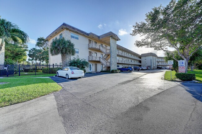 Foto del edificio - 5102 NW 36th St