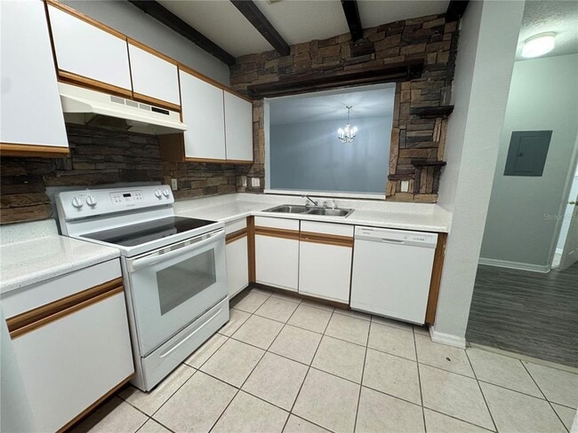 Building Photo - 9621 Lakedale Way