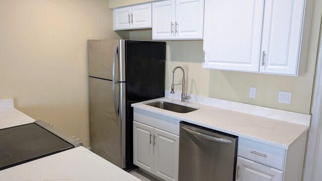 apartment 4 - Tropical Breeze Apartments