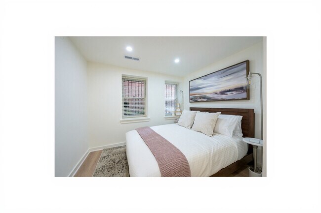 Foto del edificio - 1336 Corcoran St NW
