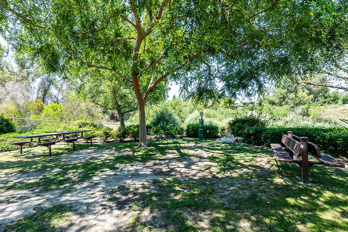 Ridgecrest Apartments in Lake Forest, CA