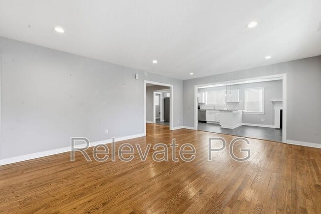 Building Photo - 8410 Yolanda Rd