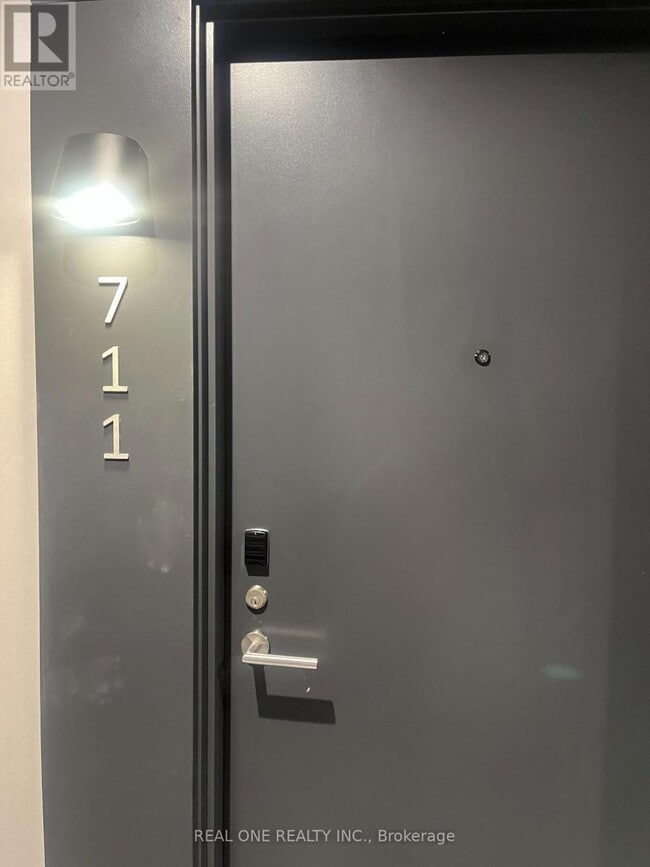 Building Photo - 180 Front St E