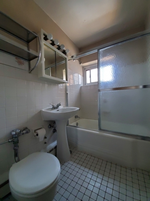 Building Photo - 4960 N Marine Dr