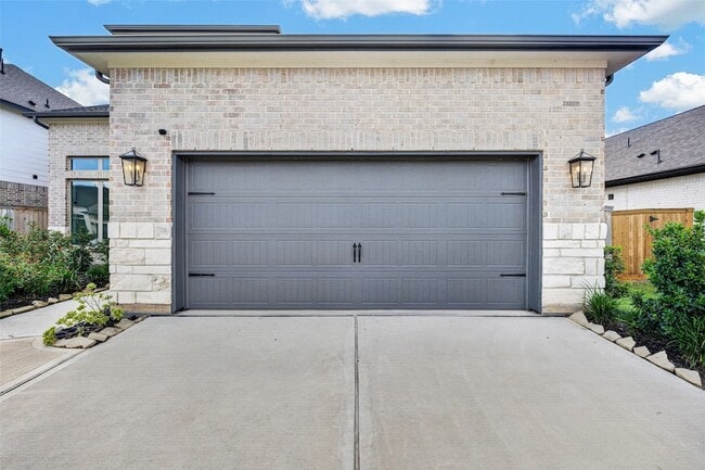Building Photo - 2803 Sweet Honey Ln