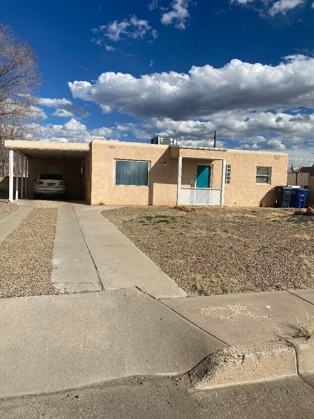 2418 Alvarado Dr NE, Albuquerque, NM 87110 House Rental in