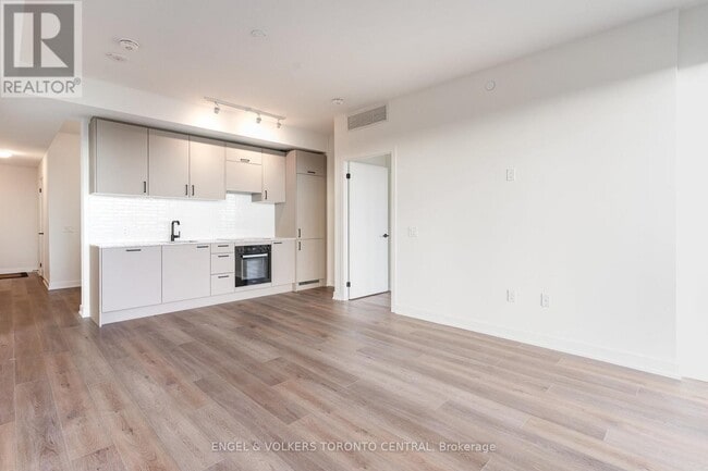 Photo du bâtiment - 1 Quarrington Ln