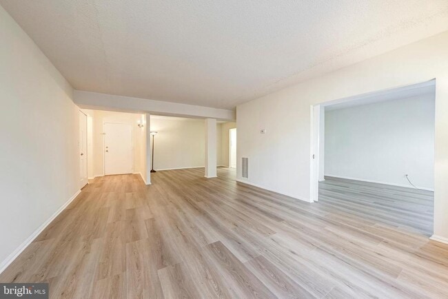 Building Photo - 7630 Provincial Dr