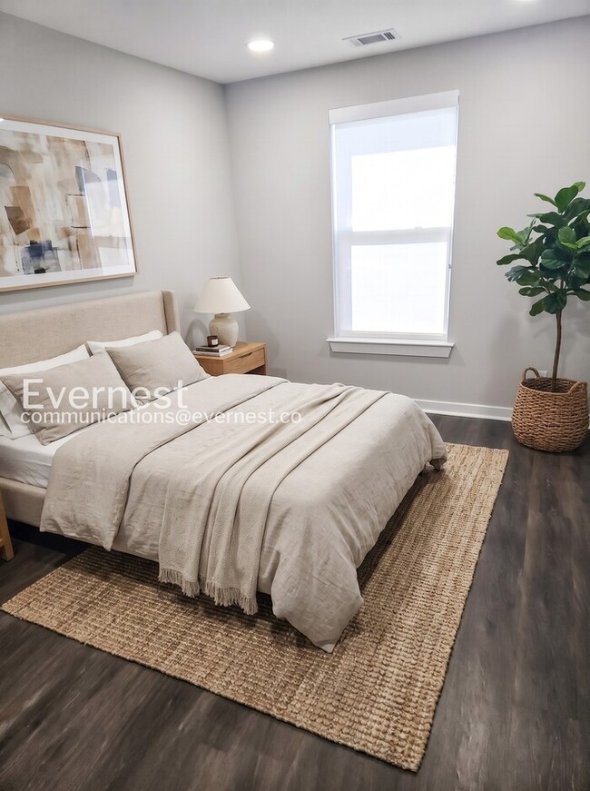 Building Photo - Bright and Lovely 3-Bedroom Townhome with Modern Amenities / Pet-Friendly /Coming Soon!