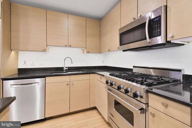 Foto del edificio - 2425 L St NW