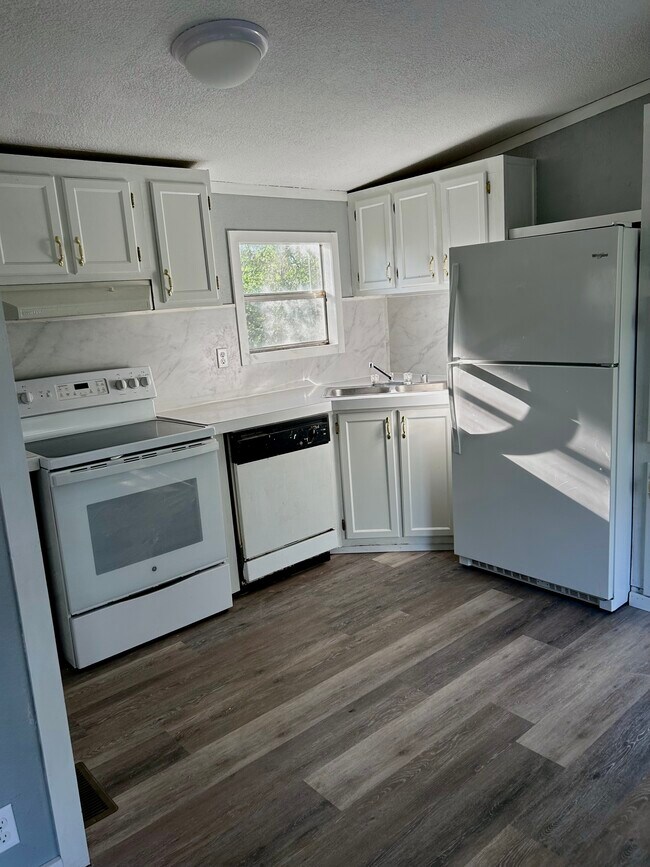 Foto del edificio - 656 County Rd 4614