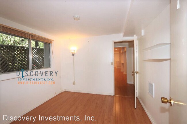 Building Photo - 2814 College Ave