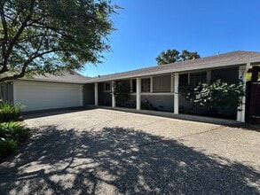 Building Photo - 635 Rock Oak Rd