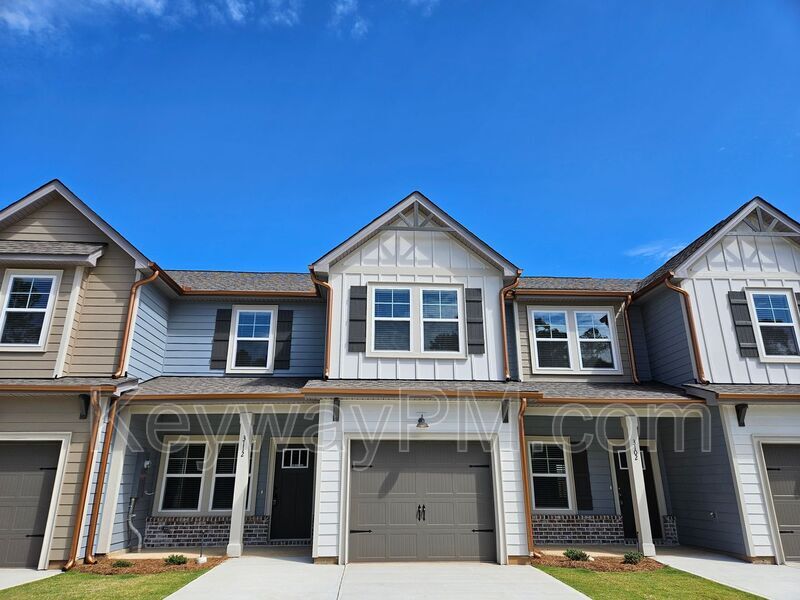 Primary Photo - 3112 Venetian Dr