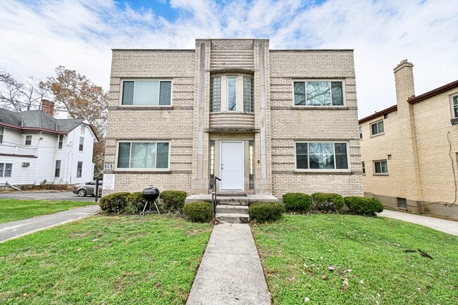 Photo - 5541 Montgomery Rd (Cincinnati, OH) Apartment