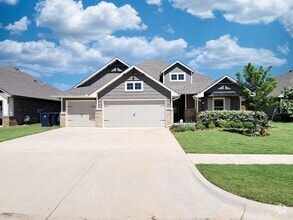Building Photo - 648 Red River Dr