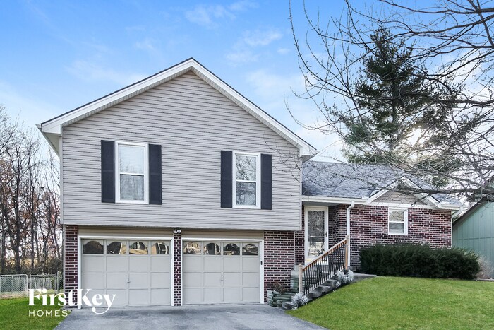 Primary Photo - 1715 Regency Dr