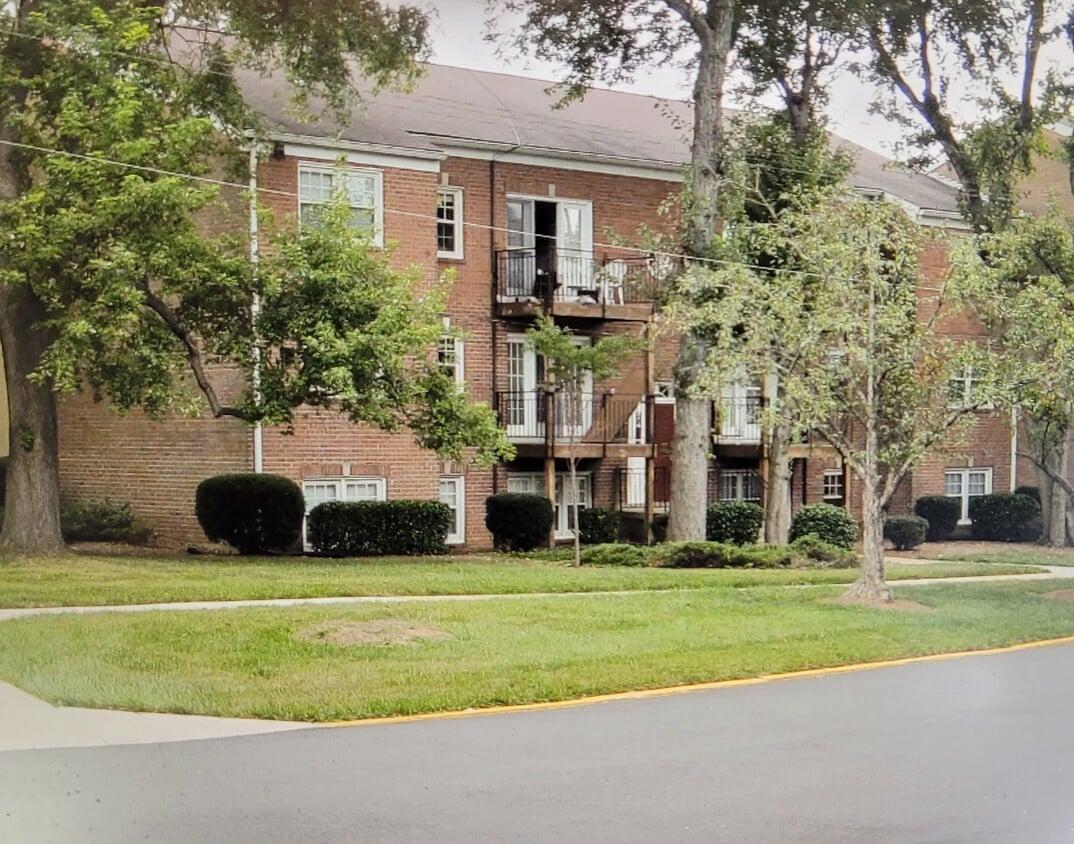 9487 Fairfax Blvd Unit 101, Fairfax, VA 22031 Condo for Rent in Fairfax, VA