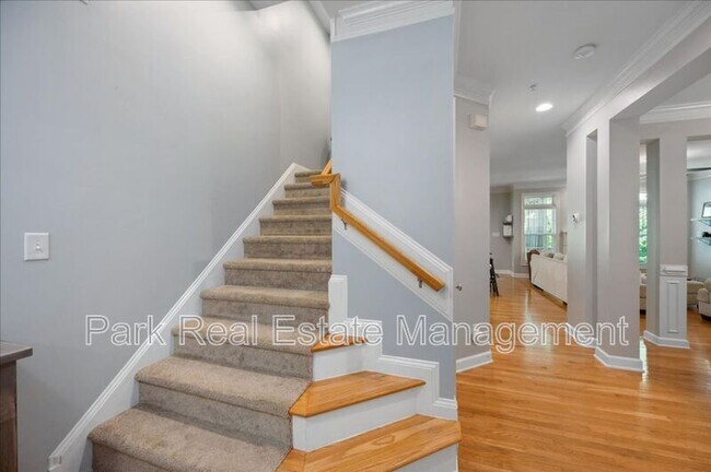 Foto del edificio - 221 Towne Ridge Ln