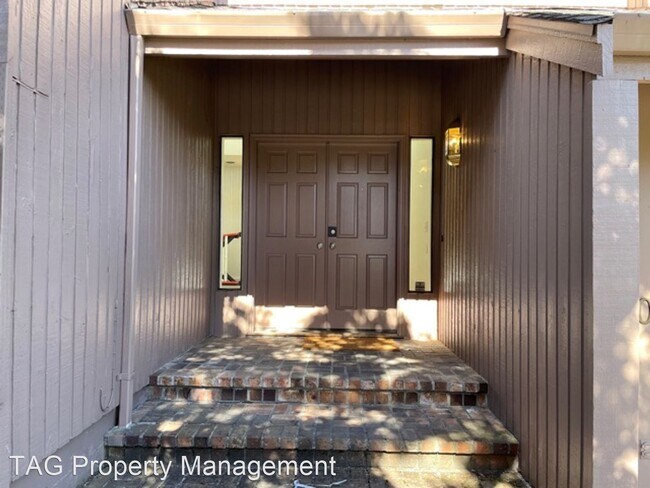 Foto del edificio - 4 br, 2.5 bath House - 5590 Highland Dr