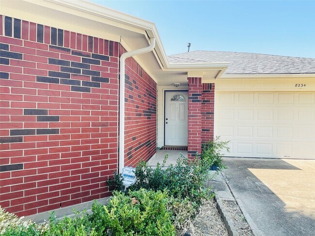 Building Photo - 8234 Viny Ridge Dr