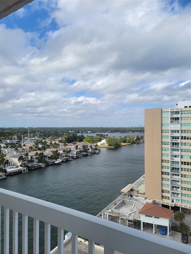 Building Photo - 1500 S Ocean Dr