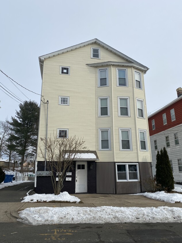 Primary Photo - 61 Albany Ave