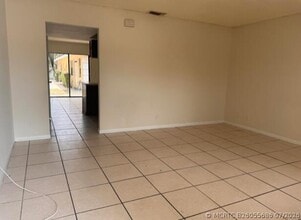 Building Photo - 1117 Goldenrod Rd