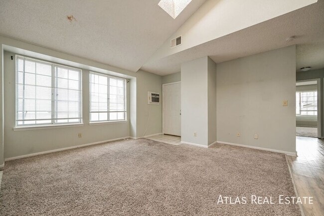 Building Photo - 862 S Uravan Ct