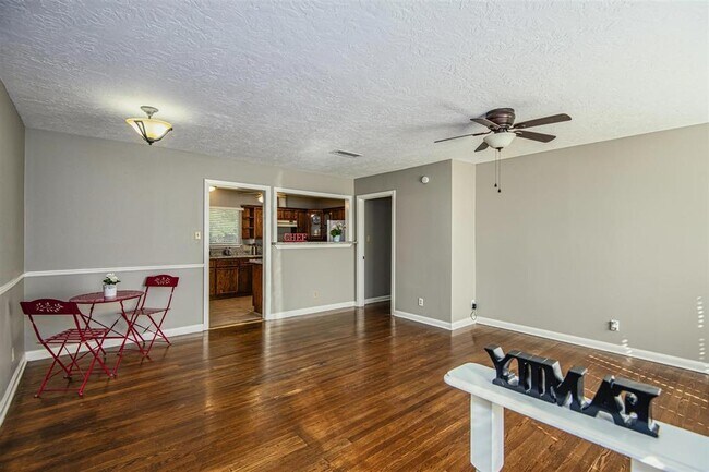 Building Photo - 9610 Maribelle Way