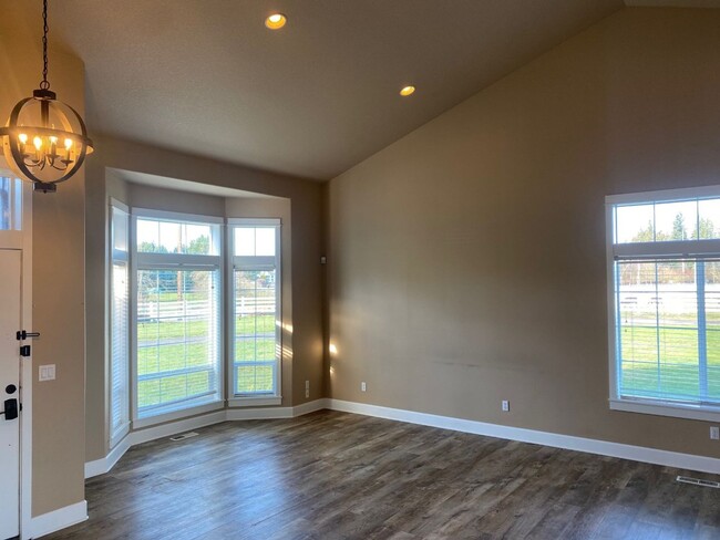 Building Photo - Beautiful Custom Home Acreage Property
