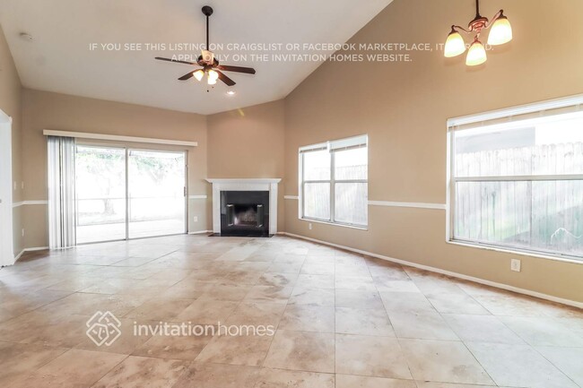 Foto del edificio - 8621 Cottonway Ln