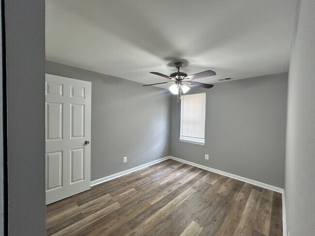Foto del edificio - Baltimore - 3 Bedrooms and 1 baths Available!
