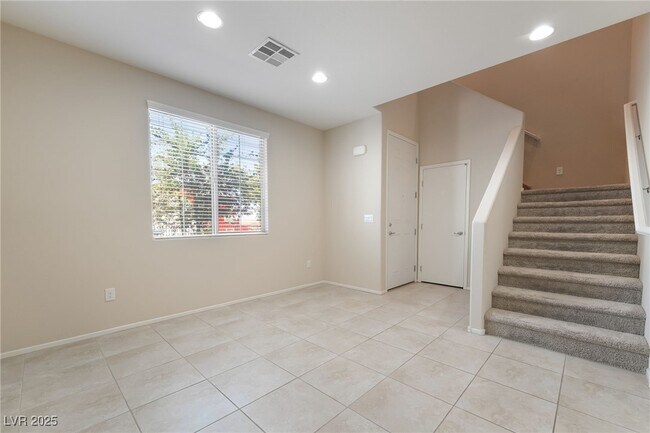 Foto del edificio - 6111 Scarlet Leaf St