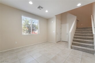 Building Photo - 6111 Scarlet Leaf St