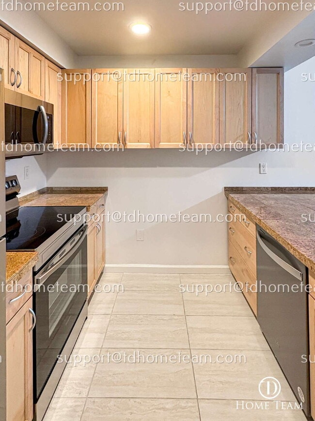 Foto del edificio - "Charming 2-Bed Townhouse with Spacious 12...